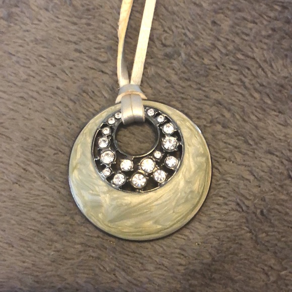 Lia Sophia necklace - Picture 2 of 3